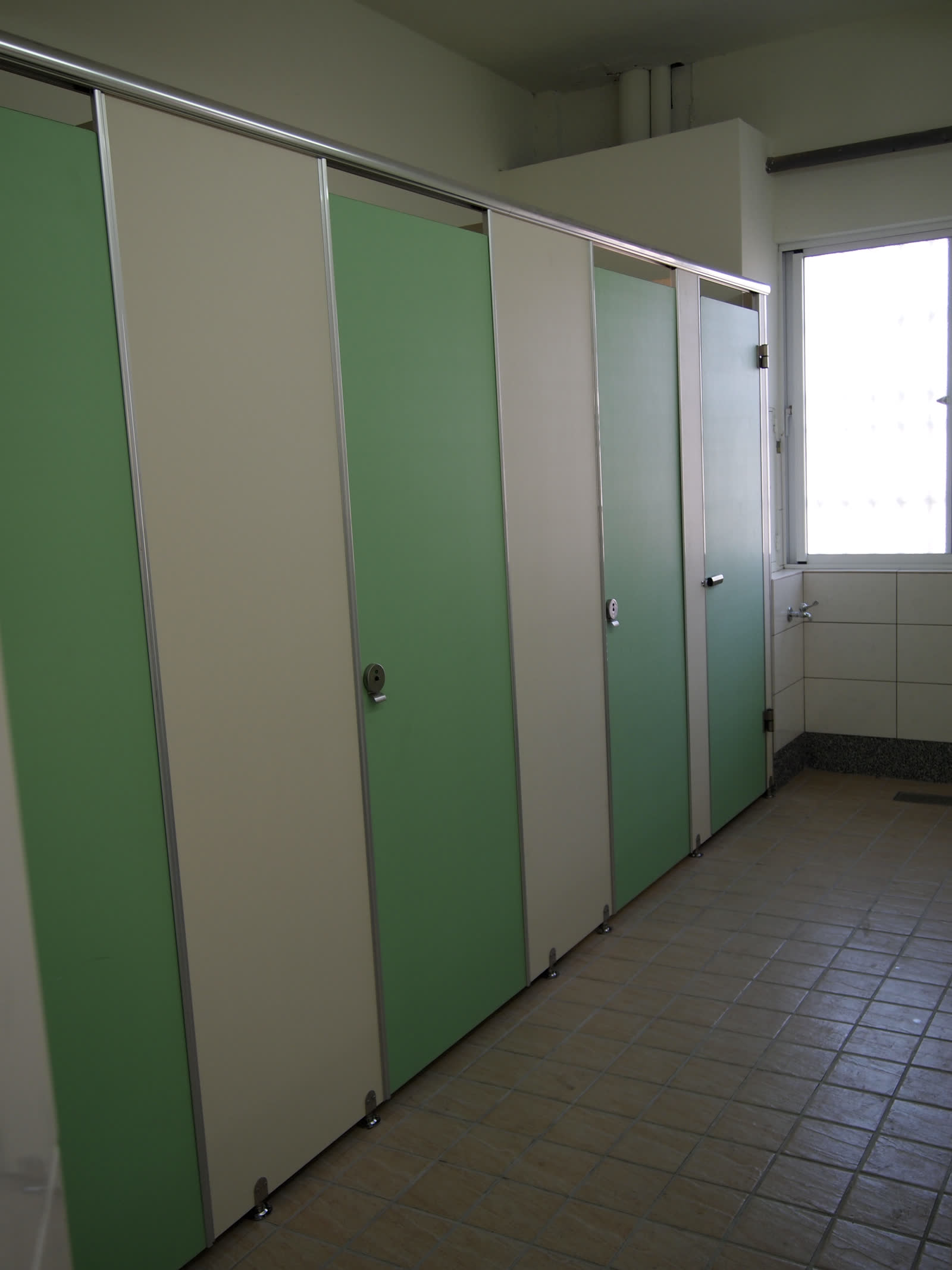 臺南市東區大同國民小學-臺南市東區大同國小105年度北棟西側廁所整建工程 照片3