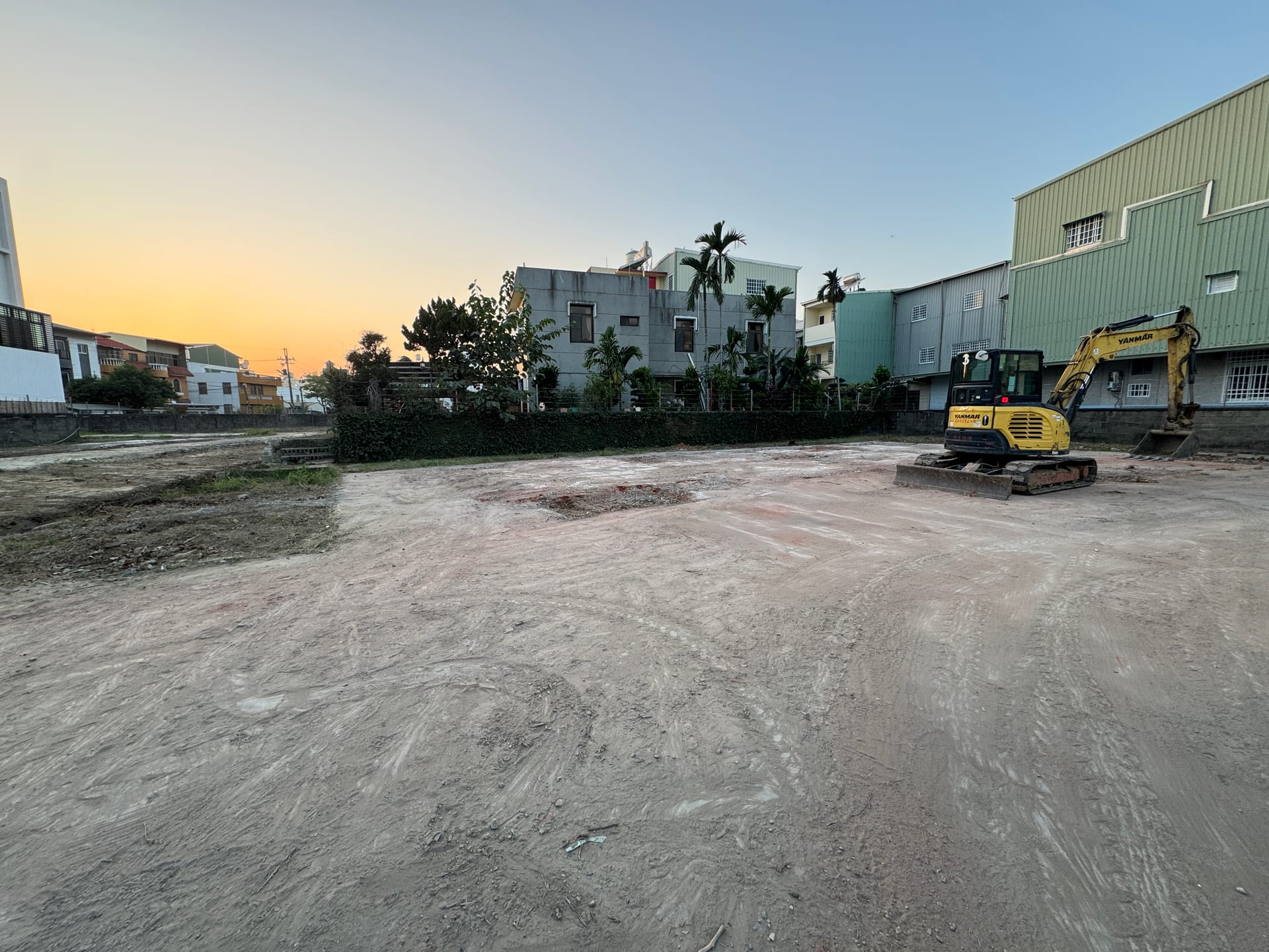 西港NDB助航作業區設備搬遷及房舍等地上物拆除工程案 照片3