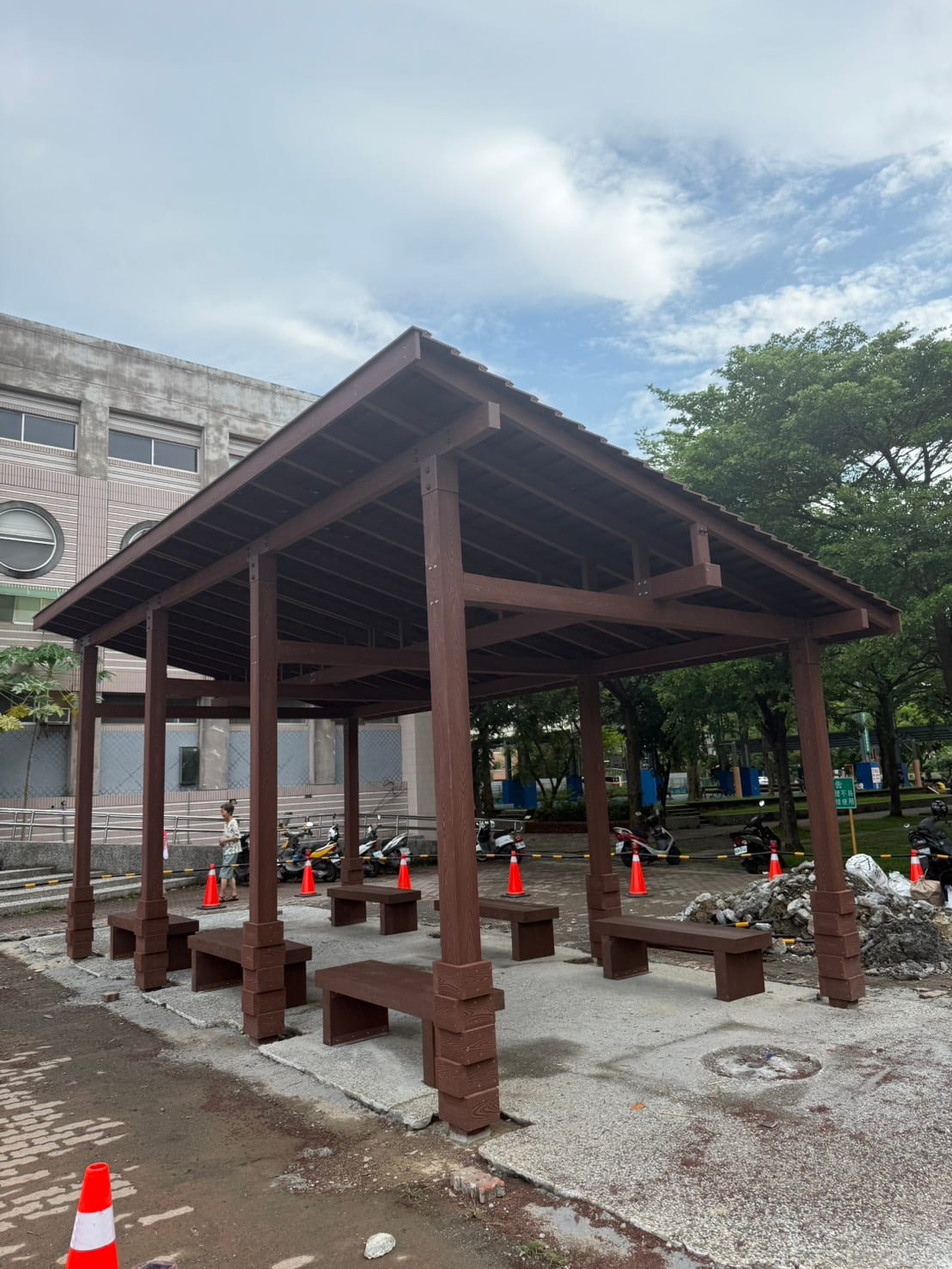 臺南市歸仁區歸仁運動公園增設遮陽網暨廣場鋪面改善工程 照片2