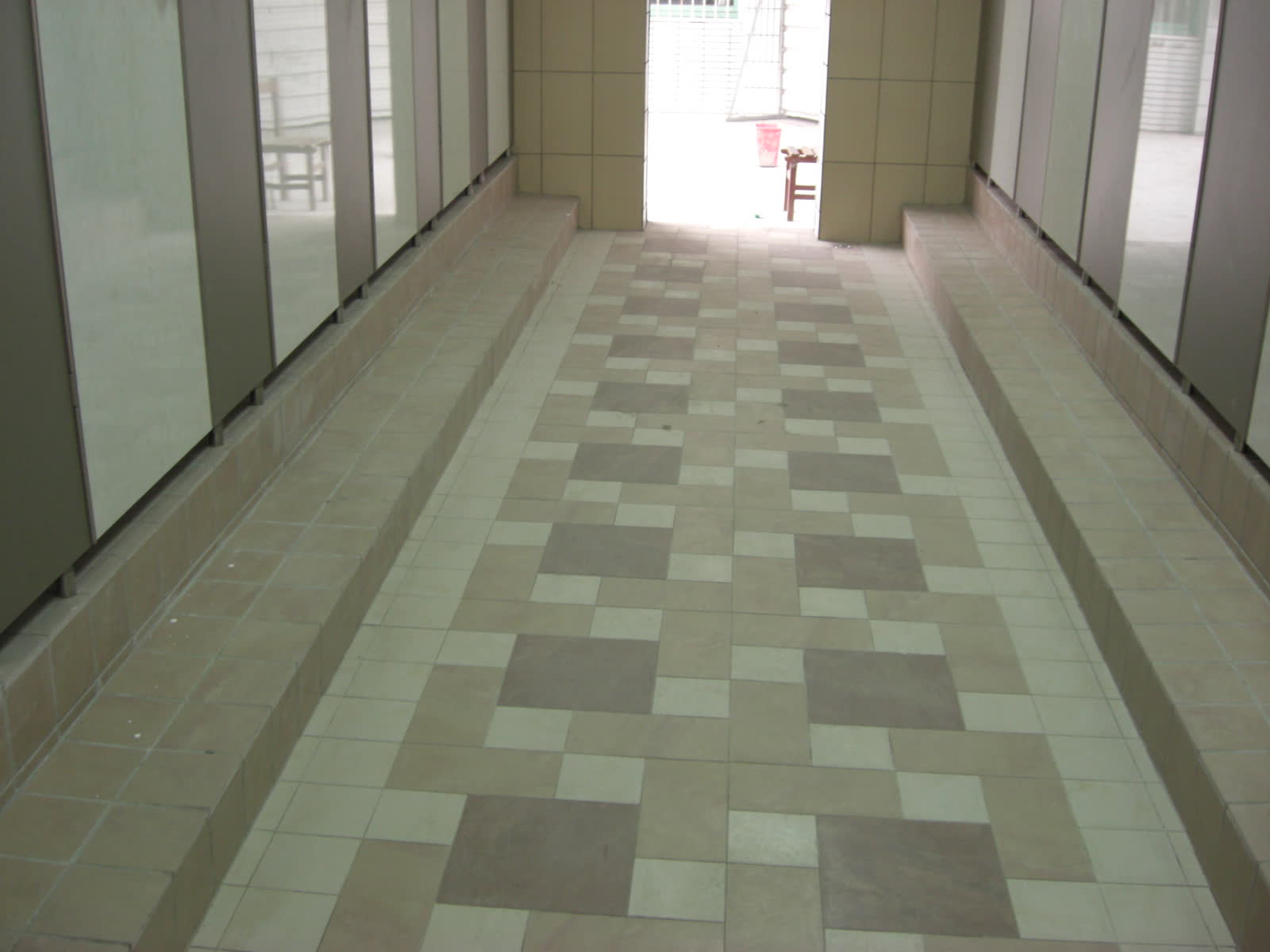 臺南縣立新東國中西邊側所整建工程 照片3