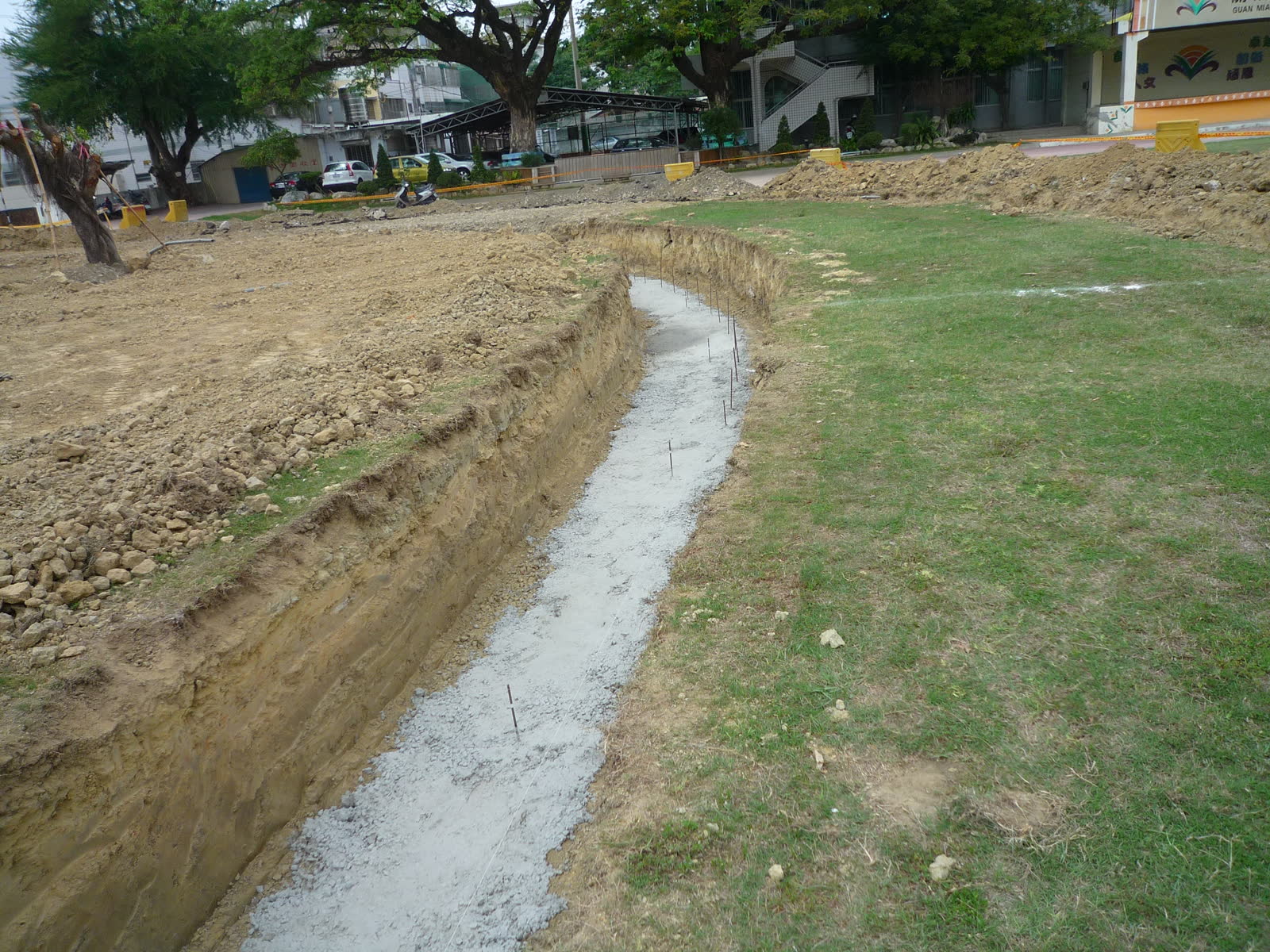 臺南縣關廟國小辦理「新建運動場工程」 照片4
